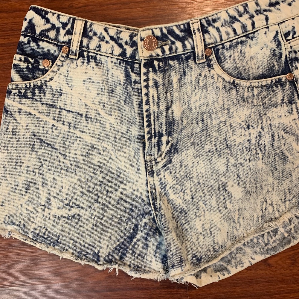 Acid shorts